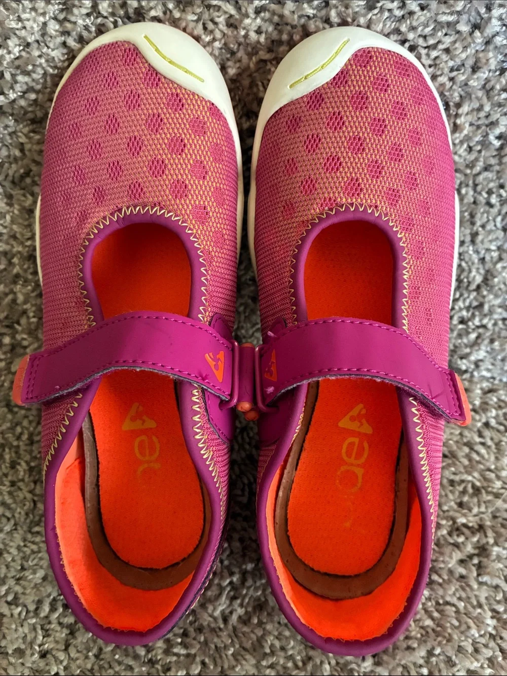 Plae Chloe Girl’s Festival Fuchsia Mary Jane Shoes size 3